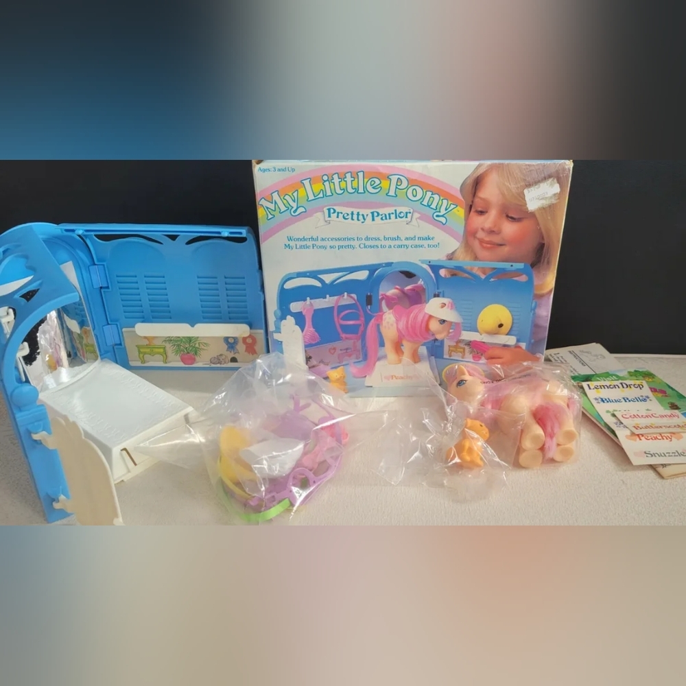UNOPENED 1983 My Little Pony PRETTY PARLOR Peachy Twinkles in original plastic
